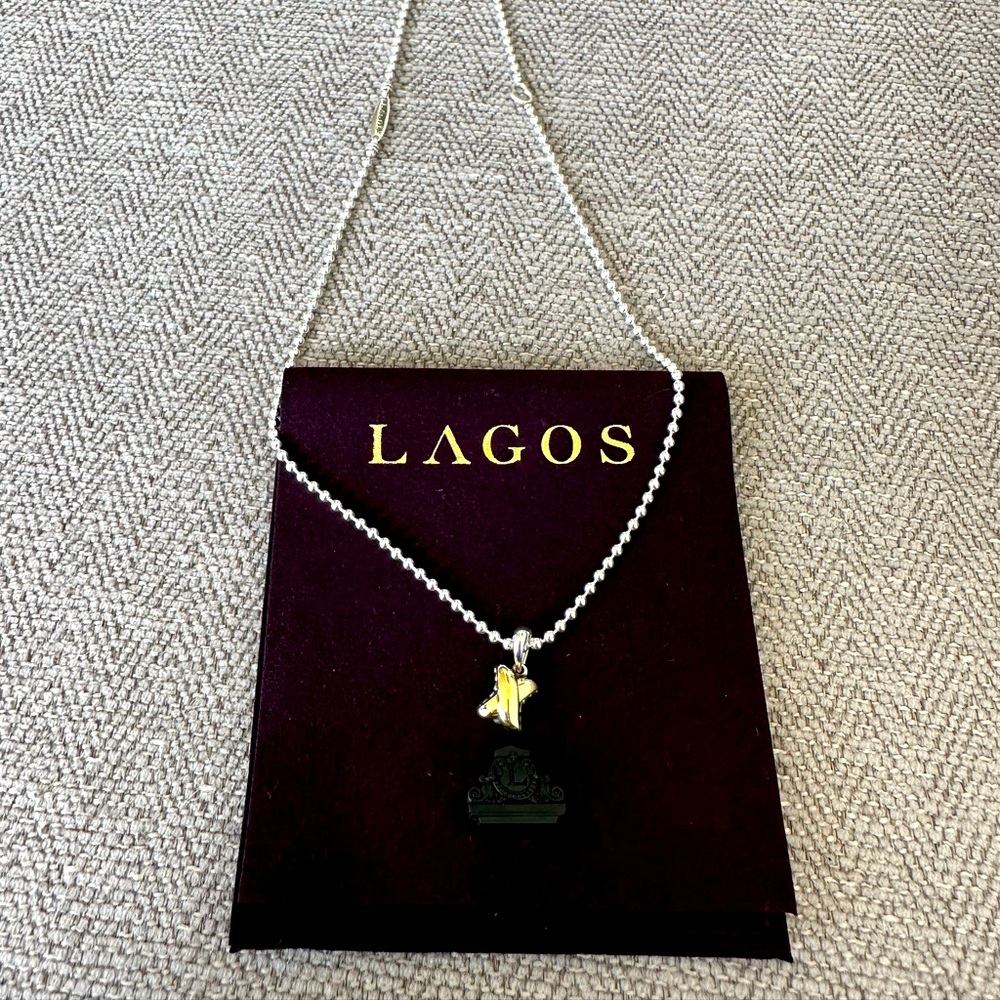 Lagos Embrace pendant necklace - Picture 3 of 9